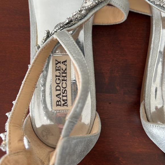 BADGLEY MISCHKA Silver Sandal - Picture 5 of 7